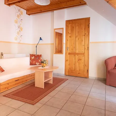 Andrea Wellness Garden Guest house